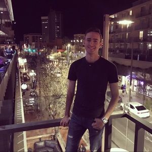 Meet your Posher, Stephen